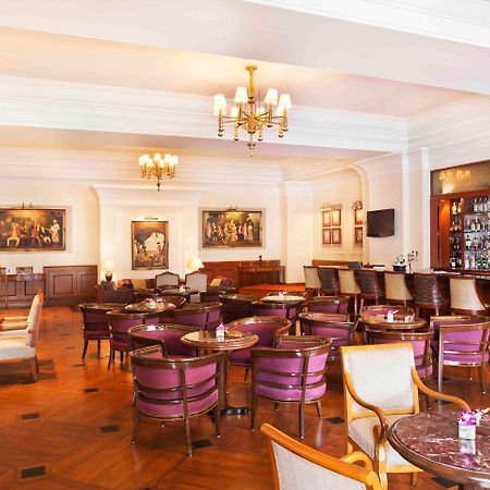 에로스 호텔 뉴 델리 네루 플레이스 뉴델리 외부 사진 The bar at the Imperial Hotel