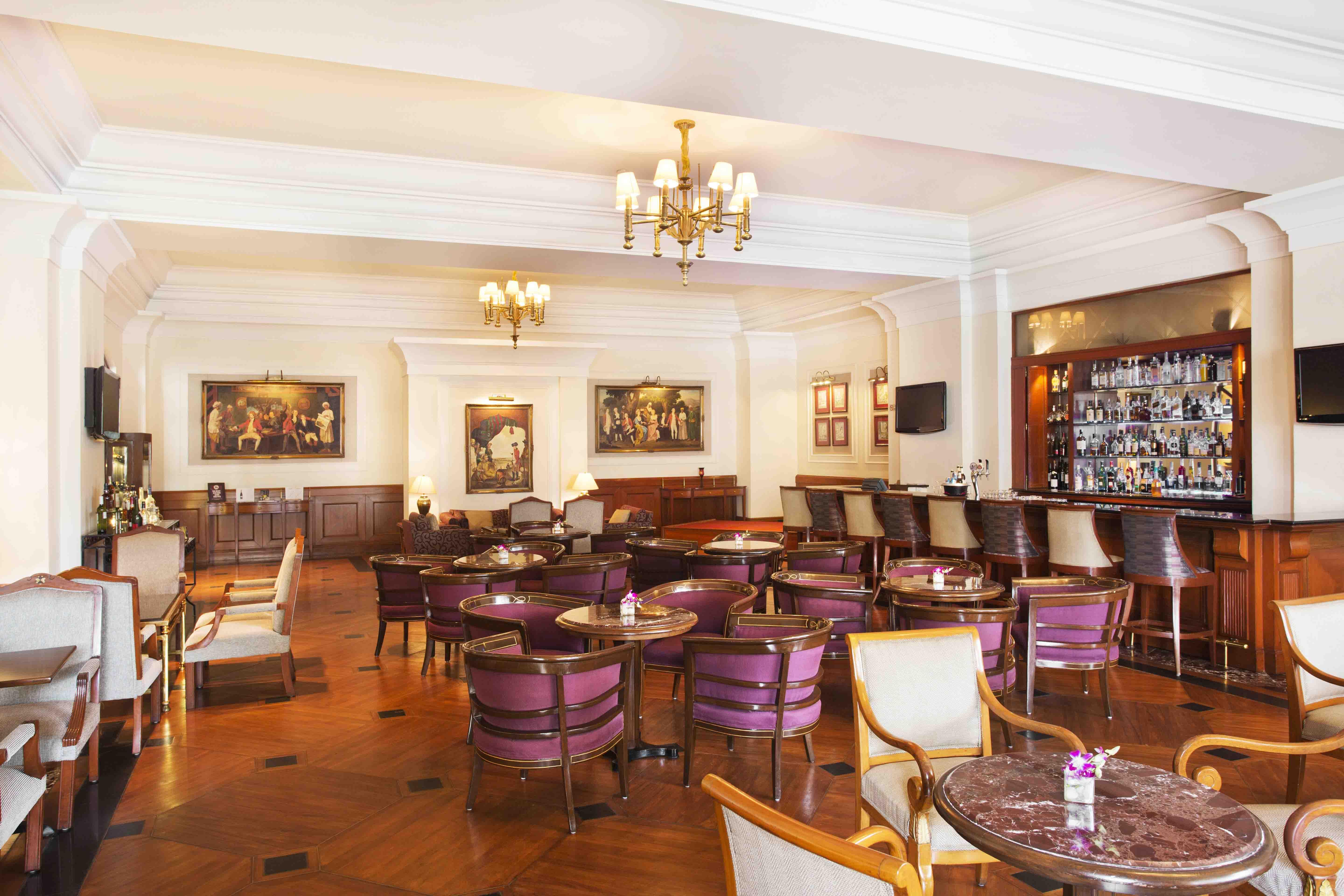 에로스 호텔 뉴 델리 네루 플레이스 뉴델리 외부 사진 The bar at the Imperial Hotel