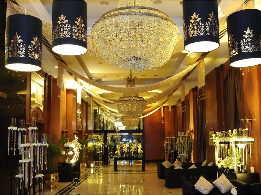 에로스 호텔 뉴 델리 네루 플레이스 뉴델리 외부 사진 The lobby of the hotel